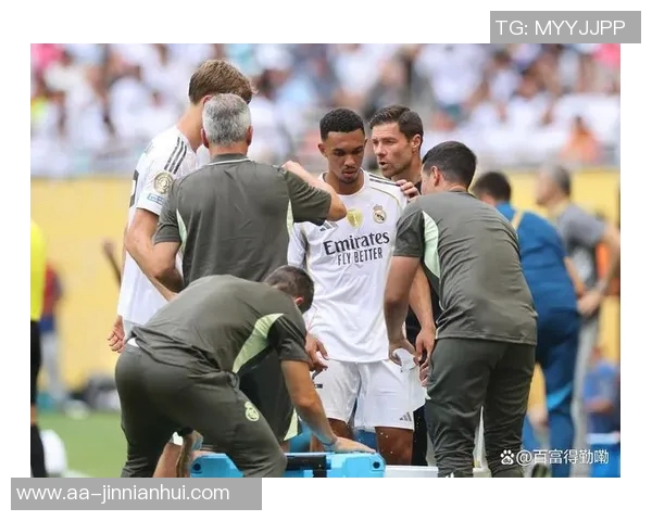 阿隆索对阿诺德的使用引发皇马内部惊讶仍未首发