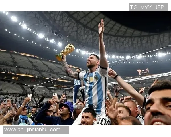 阿圭罗谈梅西未来希望他继续踢球世界杯归属他个人决定