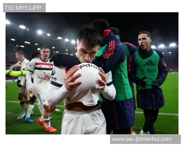 曼联恢复训练双红会首发缺席替补球员积极参与备战