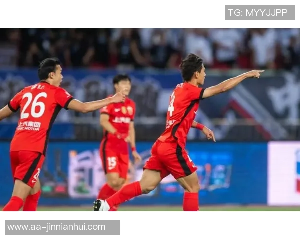 中超联赛第28轮山东泰山迎战上海海港争夺关键积分之战