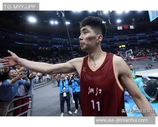 余嘉豪是否返回集训将根据多方情况综合评估决定