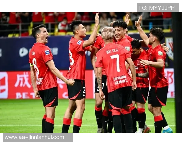 蓉城球迷首轮挑衅河南遭三杀官方公开谴责引发热议