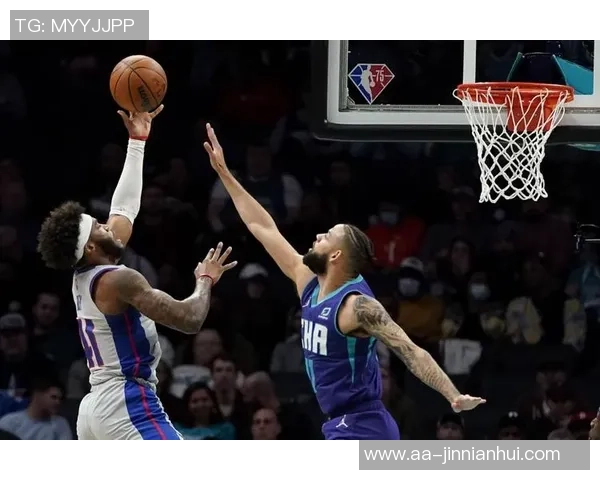 萨迪克贝高效表现17投7中斩获21分7篮板助攻全面展现实力