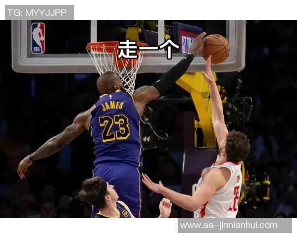 东子与老詹短信互动揭秘里夫斯自嘲投丢14个球太菜了