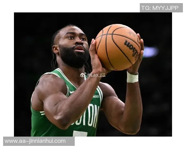 杰伦布朗直言裁判偏袒现象呼吁篮球应公平公正对待每个球队与球员